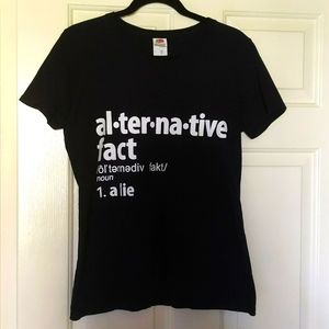 NWOT Fruit of the Loom black s/s T sz L